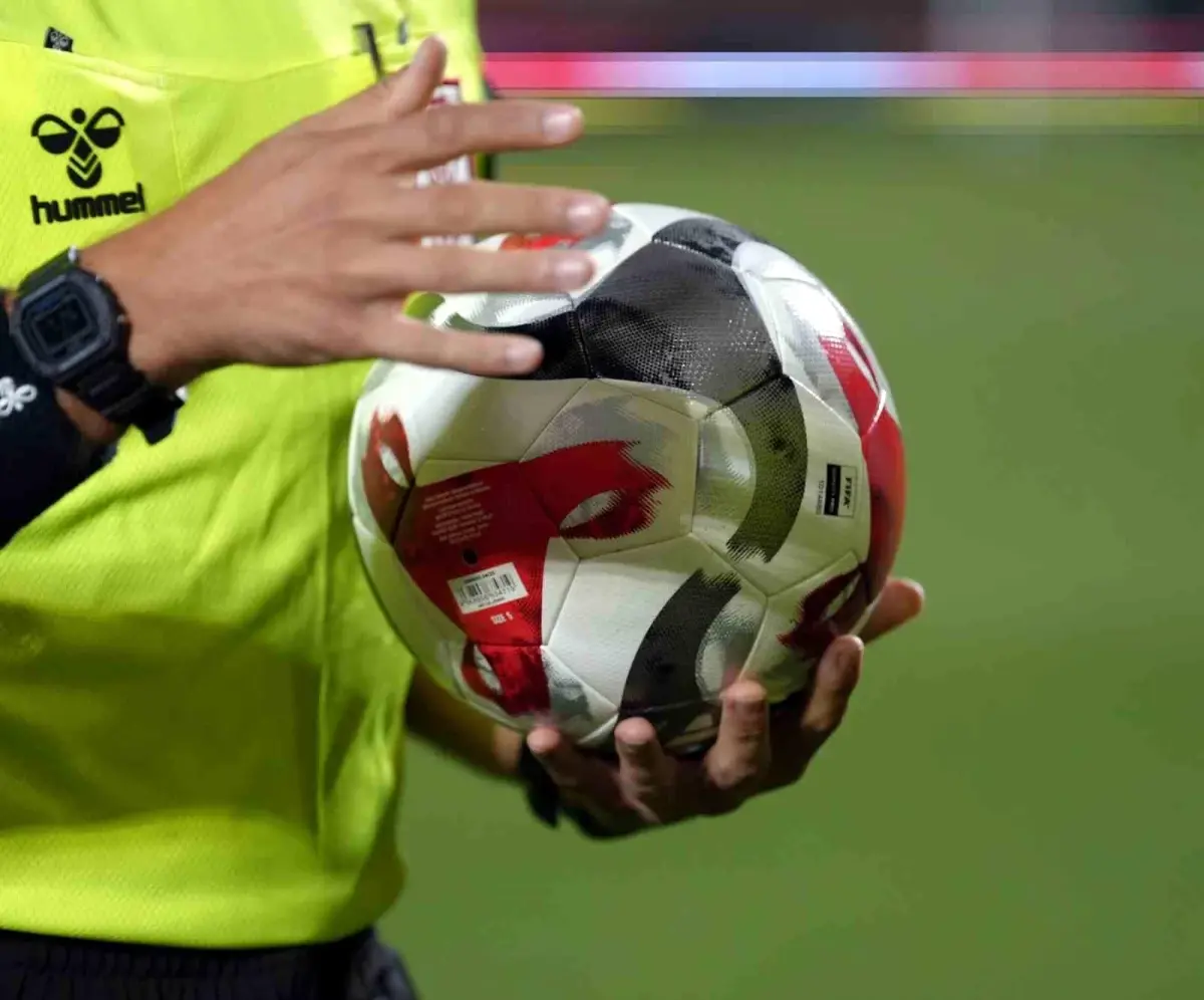 Süper Lig\'de 3. Hafta Erteleme Maçları Hakemleri Açıklandı