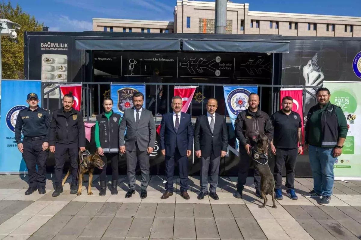 Vali Aksoy Narko Tırı\'nı Ziyaret Etti