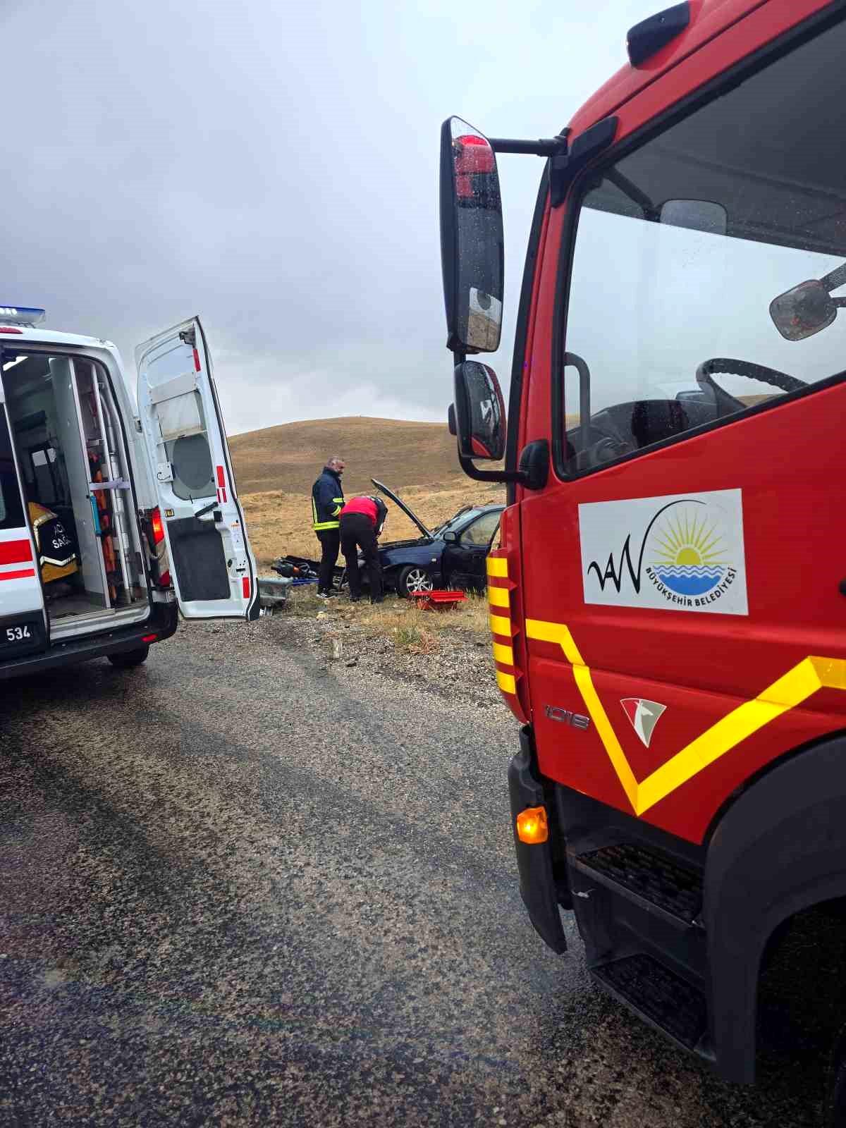 Van-Hakkari yolunda kaza: 5 yaralı