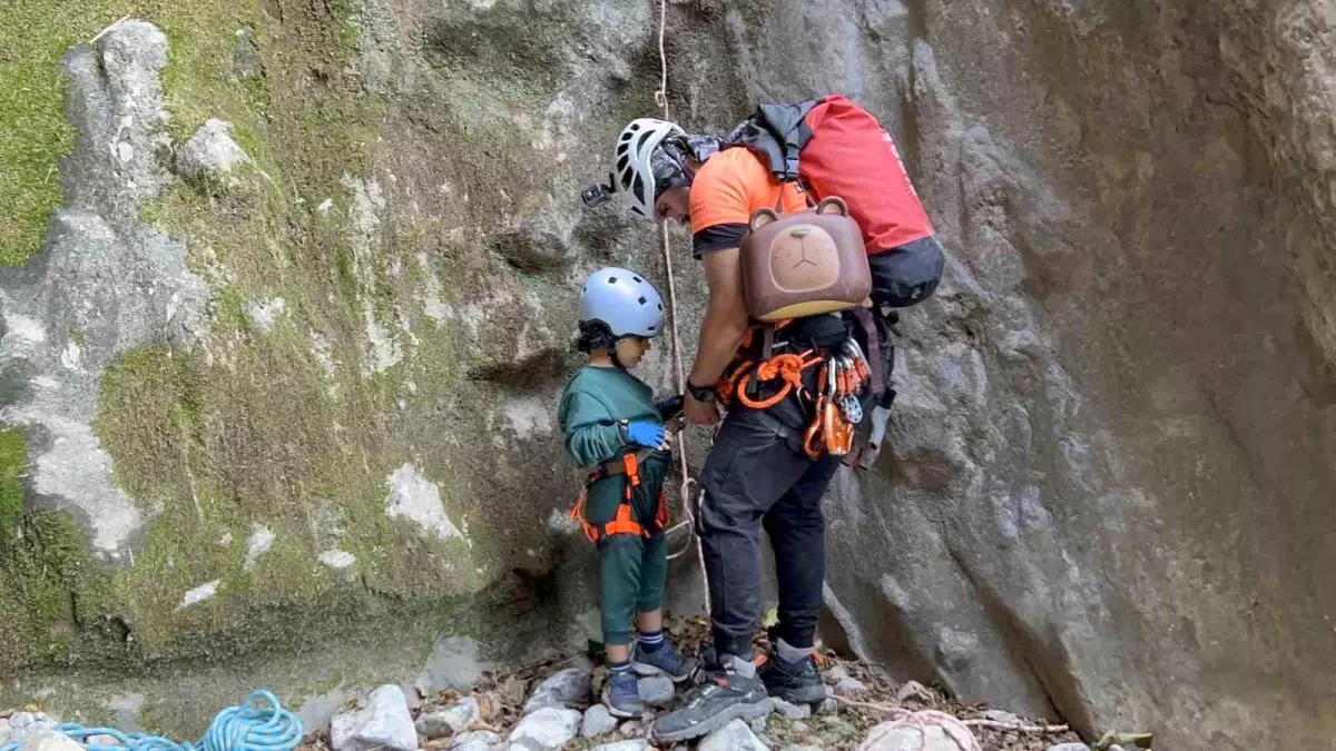 Minik Yusuf Türkiye\'nin En Küçük Canyoning Sporcusu