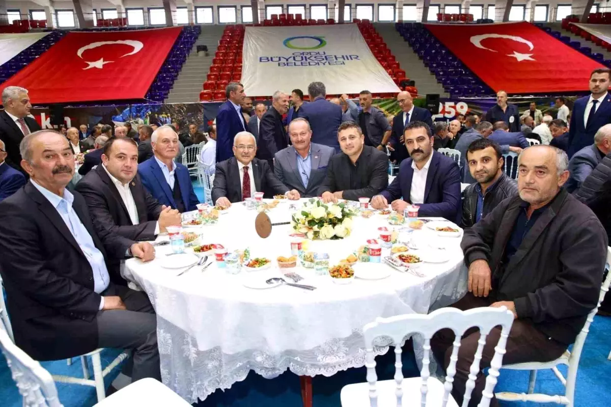 Başkan Güler, Muhtarlarla Bir Araya Gelerek Hizmet Vaatlerinde Bulundu