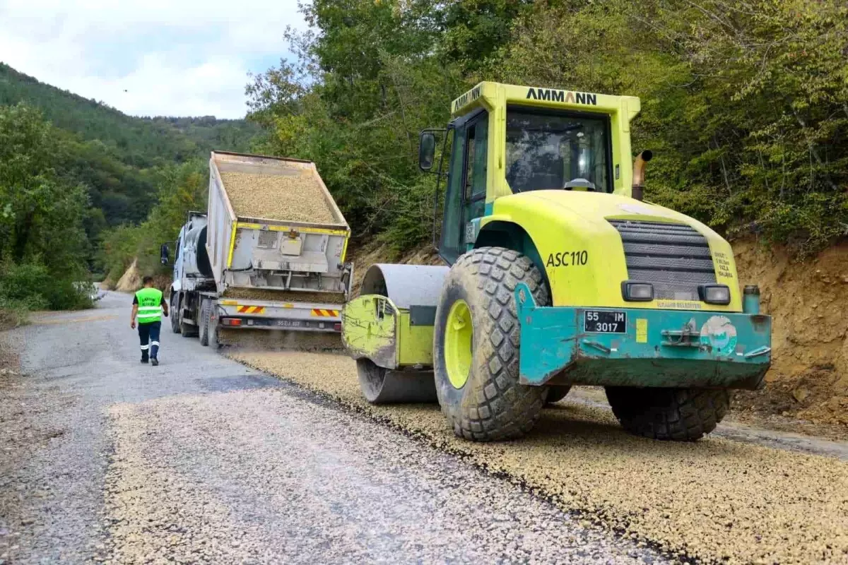 İlkadım Belediyesi Kırsal ve Kent Merkezinde Yol Çalışmalarını Sürdürüyor