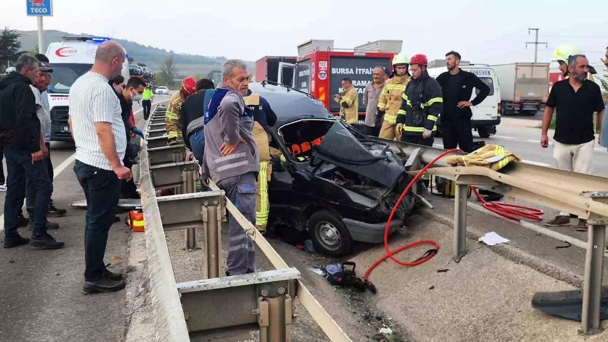 Bursa\'da Otomobil Kazası: 4 Yaralı