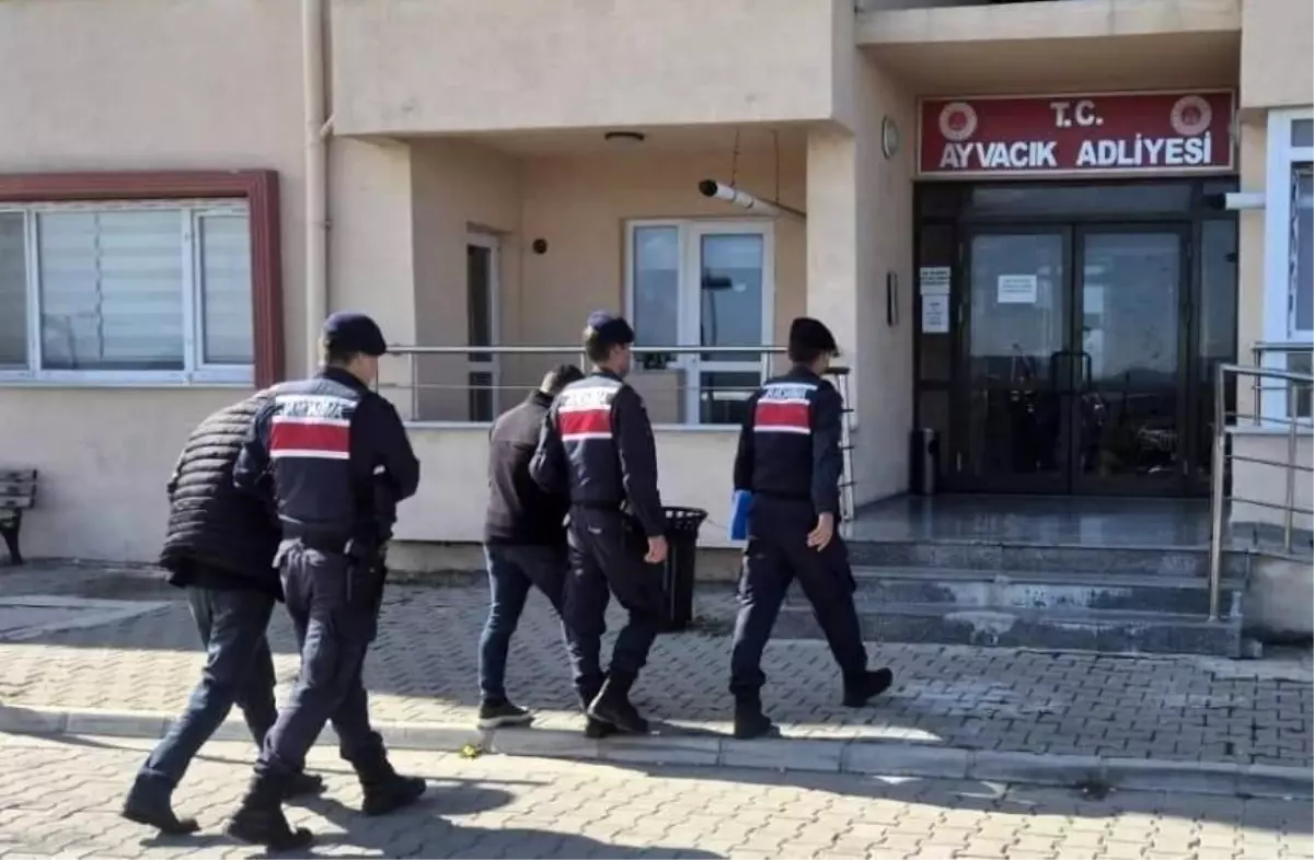 Çanakkale\'de Göçmen Kaçakçılığı Operasyonu