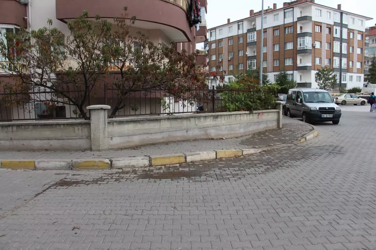 Eski Eşi Tarafından Bıçaklanan Kadın Hayatını Kaybetti