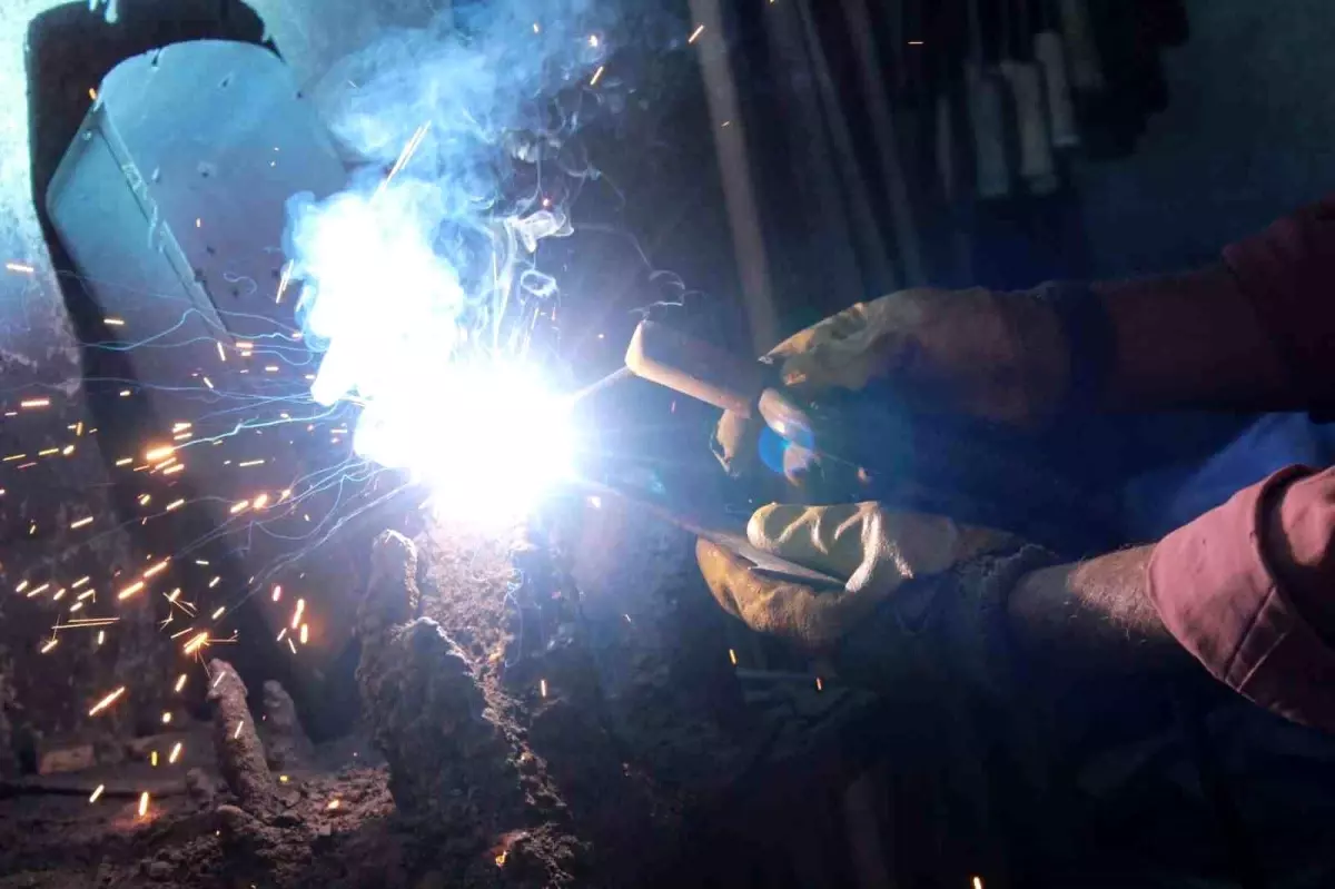 Demir Dövmenin Son Temsilcisi: Metin İrey