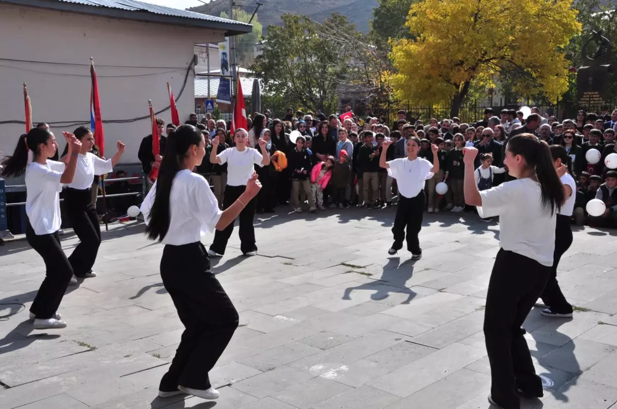 Digor\'un Kurtuluşu Renkli Görüntülerle Kutlandı