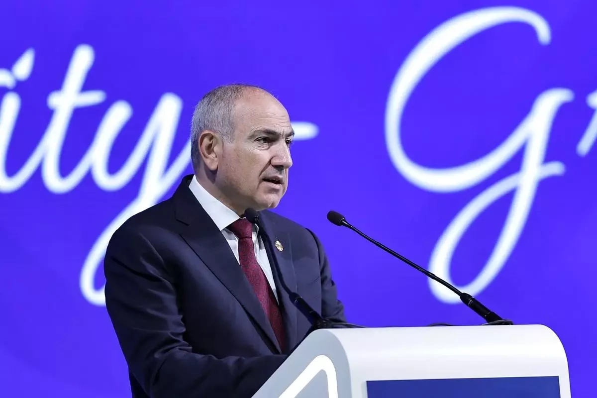 Paşinyan: Ermenistan Üzerinden Yeni Boru Hatları Kurulacak