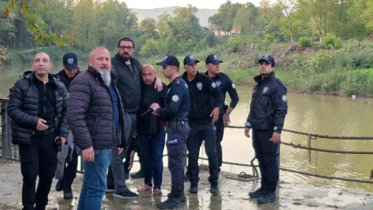 Bartın\'da Kriz: Eşinden Etkilenip Irmağa Atladı