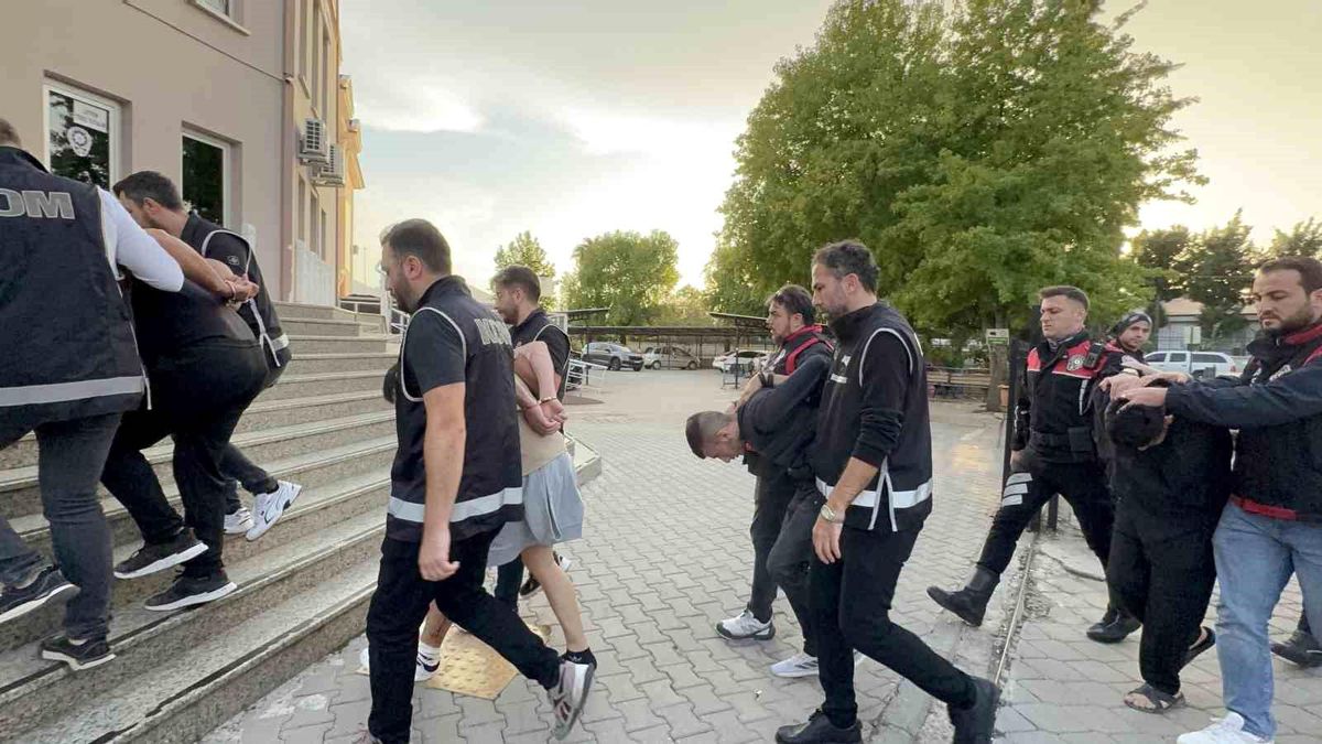 Fethiye\'de Uyuşturucu Operasyonu: 5 Şüpheli Adliyeye Sevk Edildi