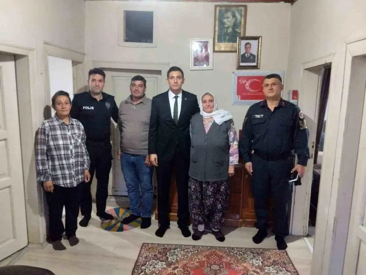 Kaymakam Akar\'dan Şehit Ailelerine Ziyaret