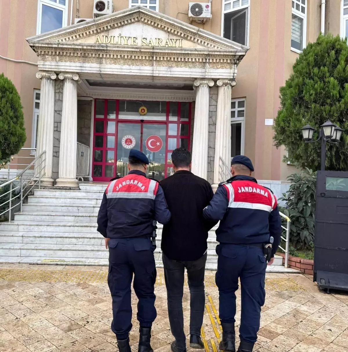 Hırsızlık Zanlısı Didim\'de Yakalandı