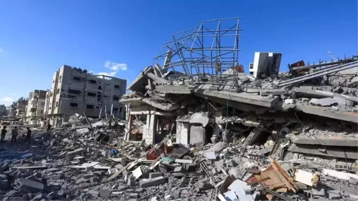 Hamas, İsrailli İki Esirin Cesedini Teslim Etti