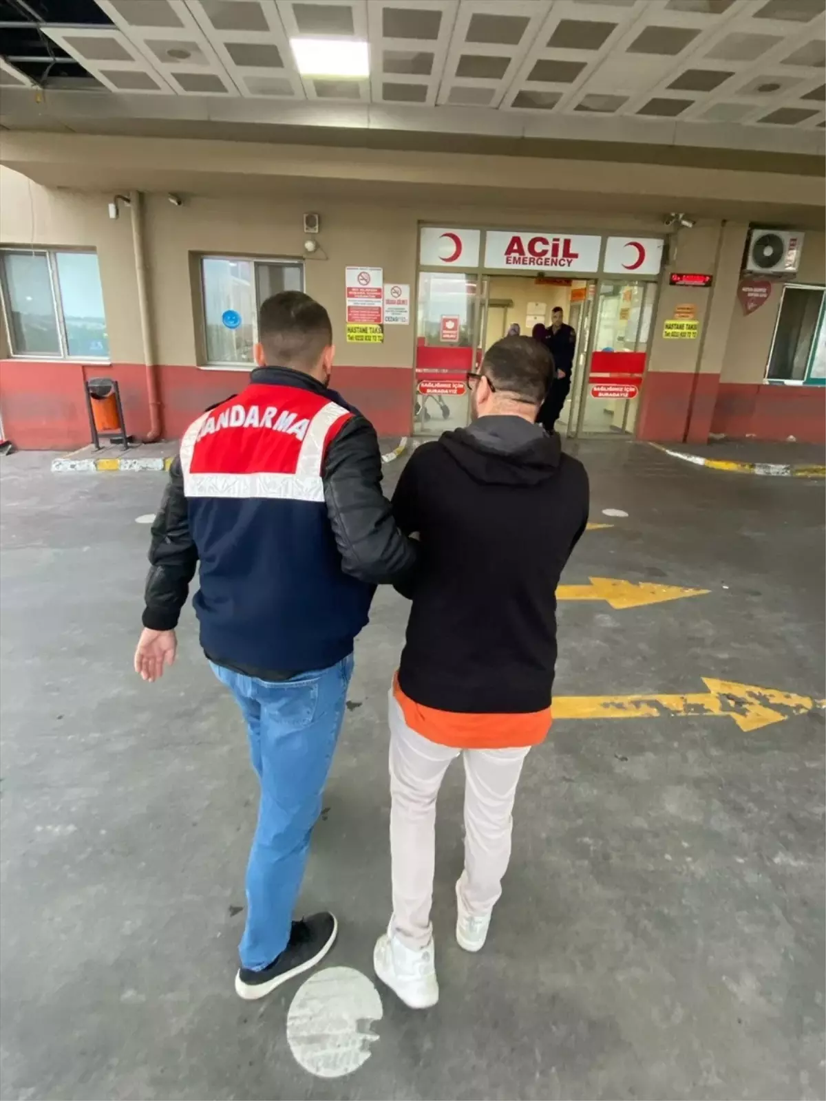 İzmir\'de DEAŞ Operasyonu: 18 Gözaltı