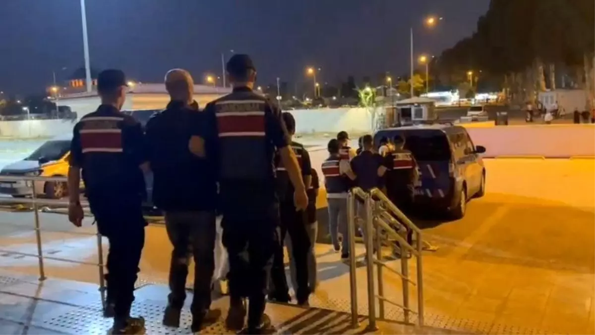 Adana\'da Kaçak Makaron Operasyonu: 9 Tutuklama!