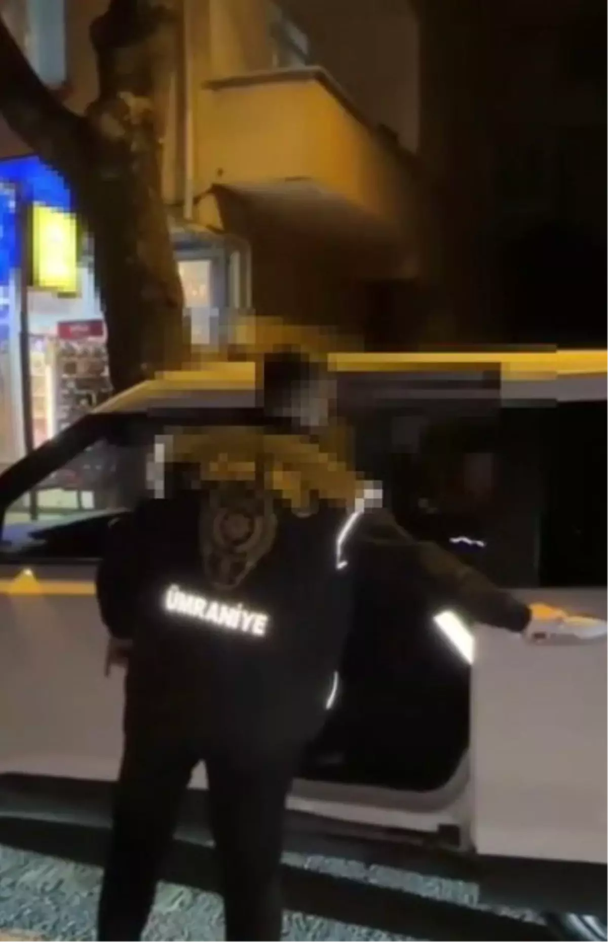 Kadıköy\'de Oyuncak Tüfekle Video Çeken Genç Gözaltına Alındı