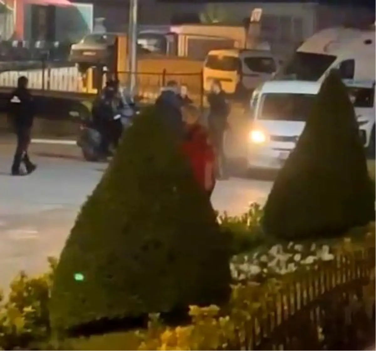 Kastamonu\'da İşten Çıkarılan İşçi, Belediye Önünde Kendine Zarar Verdi