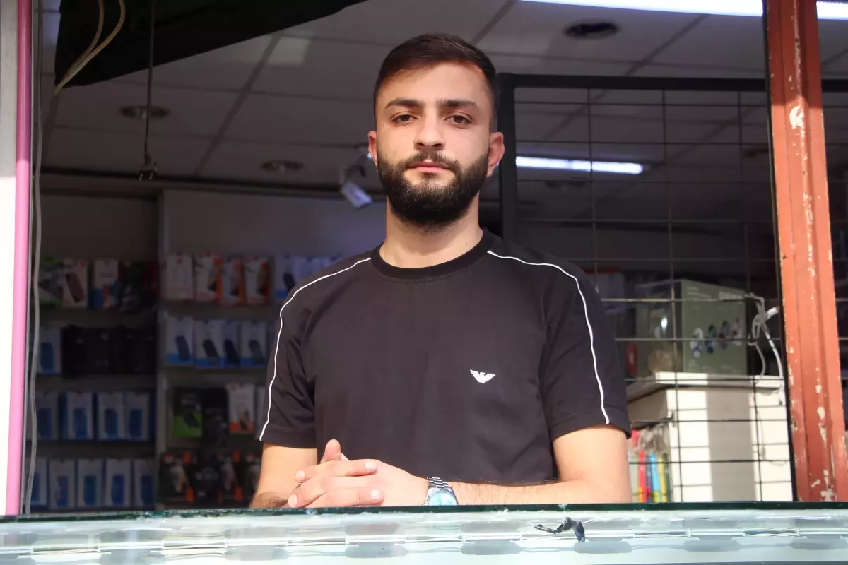 Mısır Çarşısı\'nda Hırsızlık: 25 Telefon Çalındı