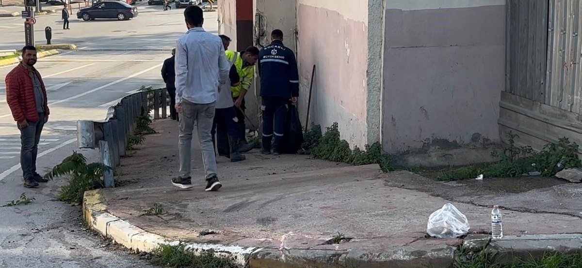 İzmit\'te Cenaze Dönüşü Kaza: 7 Yaralı
