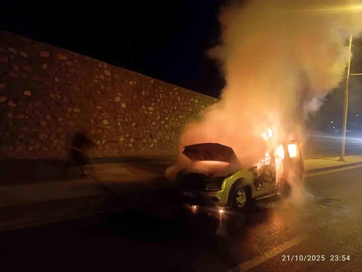 Battalgazi\'de Araç Yangını Paniğe Neden Oldu