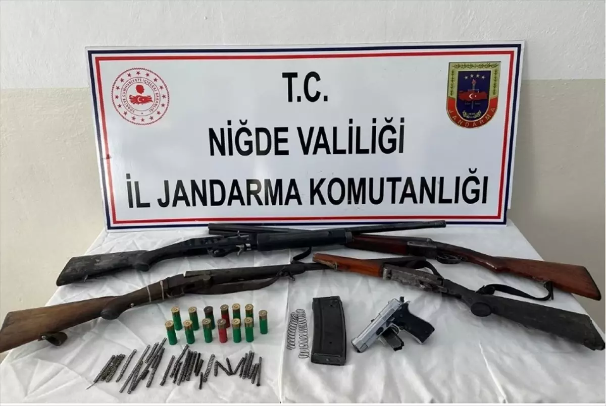 Çiftlik\'te Ruhsatsız Silah Operasyonu: 2 Gözaltı