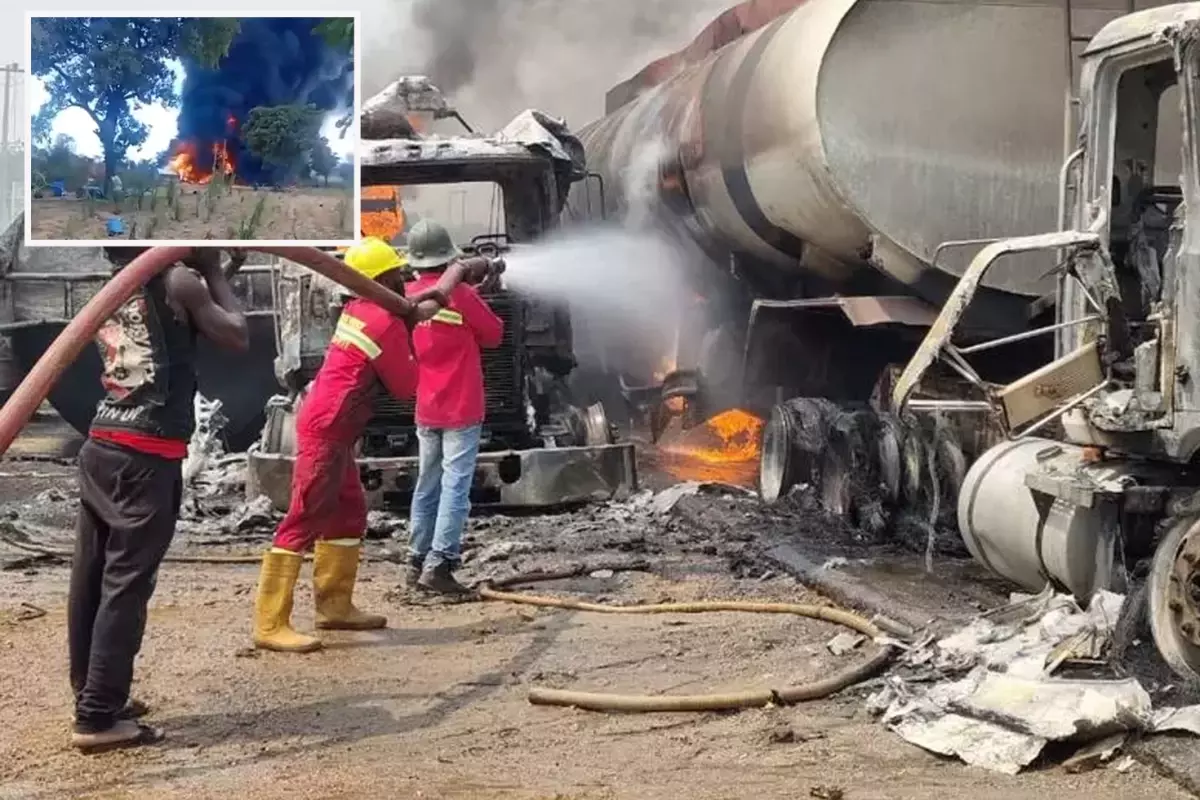 Nijerya\'da akaryakıt tankerinin patlaması sonucu 30 kişi hayatını kaybetti