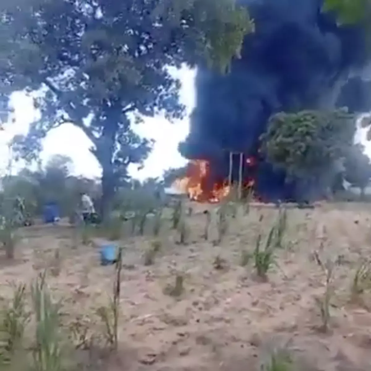 Yakıt tankeri devrildi, yağmalama sırasında patlama oldu: 35 ölü, 46 yaralı