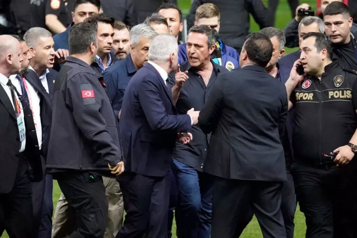 Olaylı derbi sonrası \'\'hakaret\'\' davasında Selahattin Baki\'ye hapis istemi