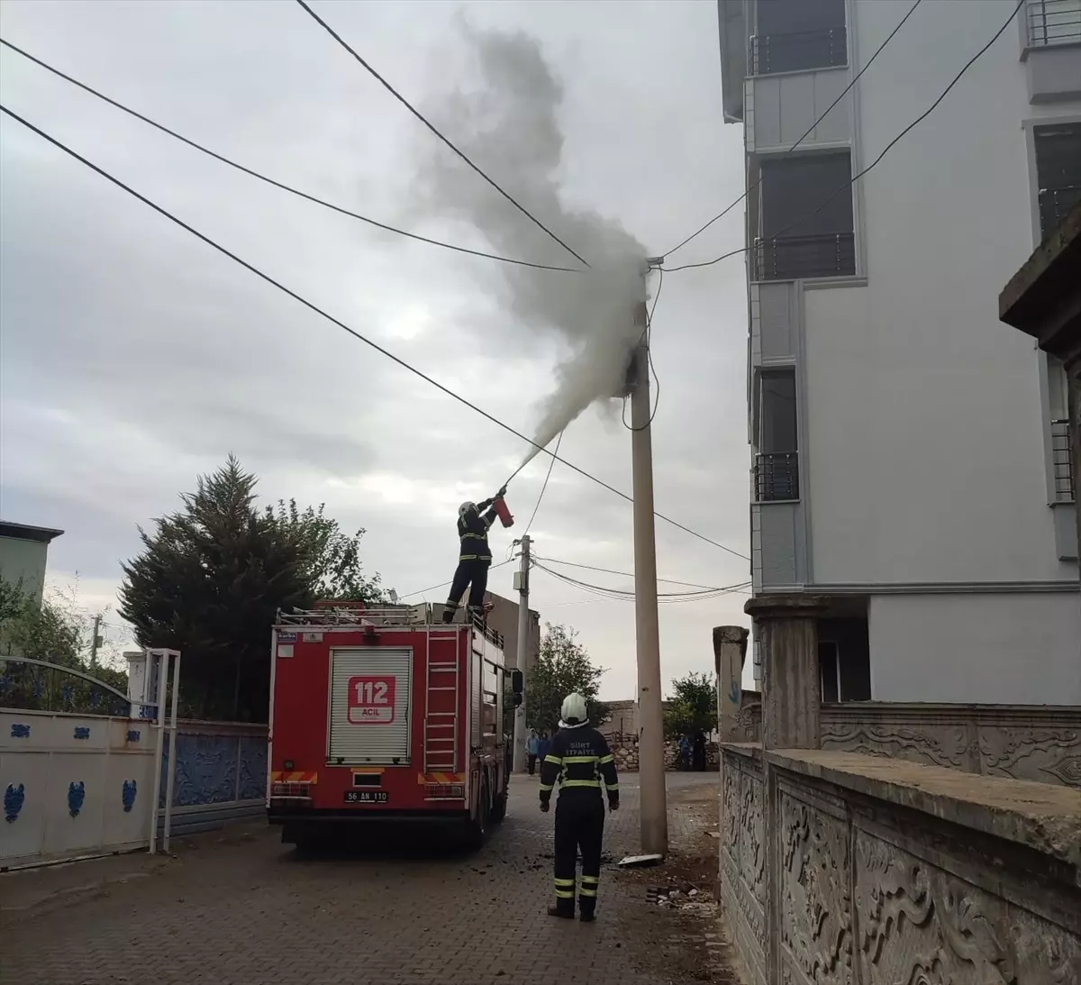 Siirt\'te Elektrik Direğinde Yangın