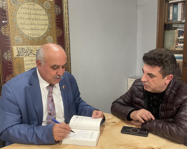 Tarih ve dram iç içe! Cafer Vayni 'Madam Rıza Nur'u Recep İncecik'e anlattı