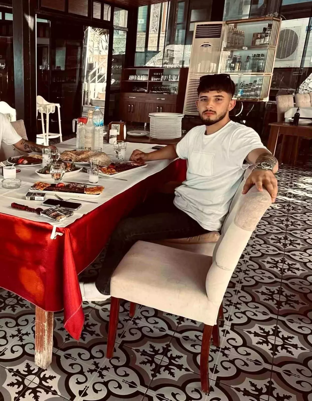 Tarsus\'ta otomobille çarpışan motosikletli hayatını kaybetti