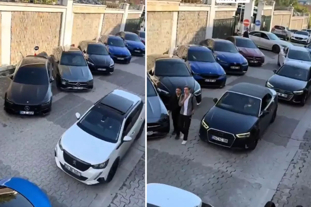 Üniversitenin otoparkında sıra sıra dizilen otomobillere bakın