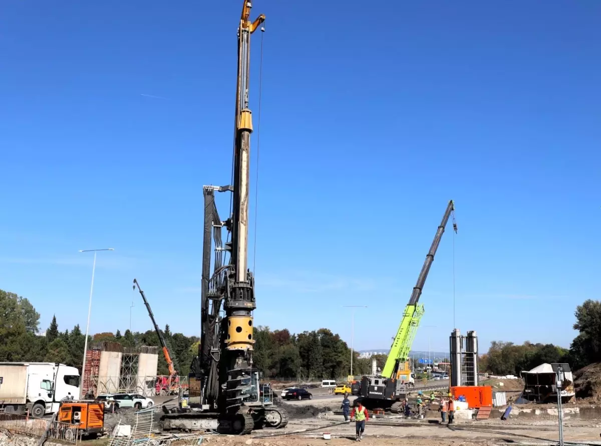 Başiskele Kavşağı Projesi\'nde Fore Kazık İmalatı Başladı