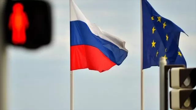 ABD, Rusya'nın iki büyük petrol şirketi Rosneft ve Lukoil'i yaptırım listesine aldı ABD, Rusya'nın iki büyük petrol şirketi Rosneft ve Lukoil'i yaptırım listesine aldı