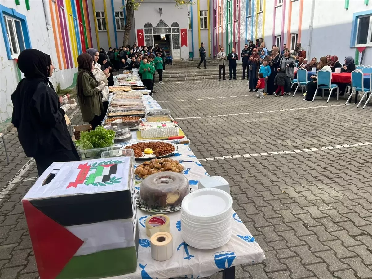 Sivas\'ta Filistin için Kermes Düzenlendi