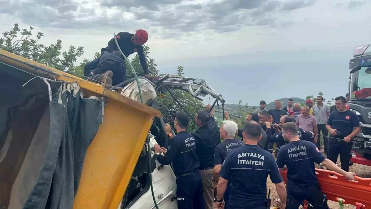 Alanya\'da Korkunç Kaza: Bir Ölü, Bir Yaralı