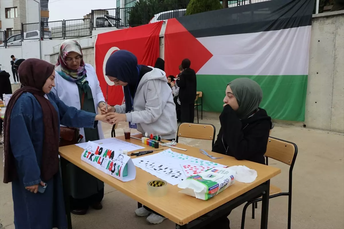 Gazze\'ye Destek Kermesi Düzenlendi
