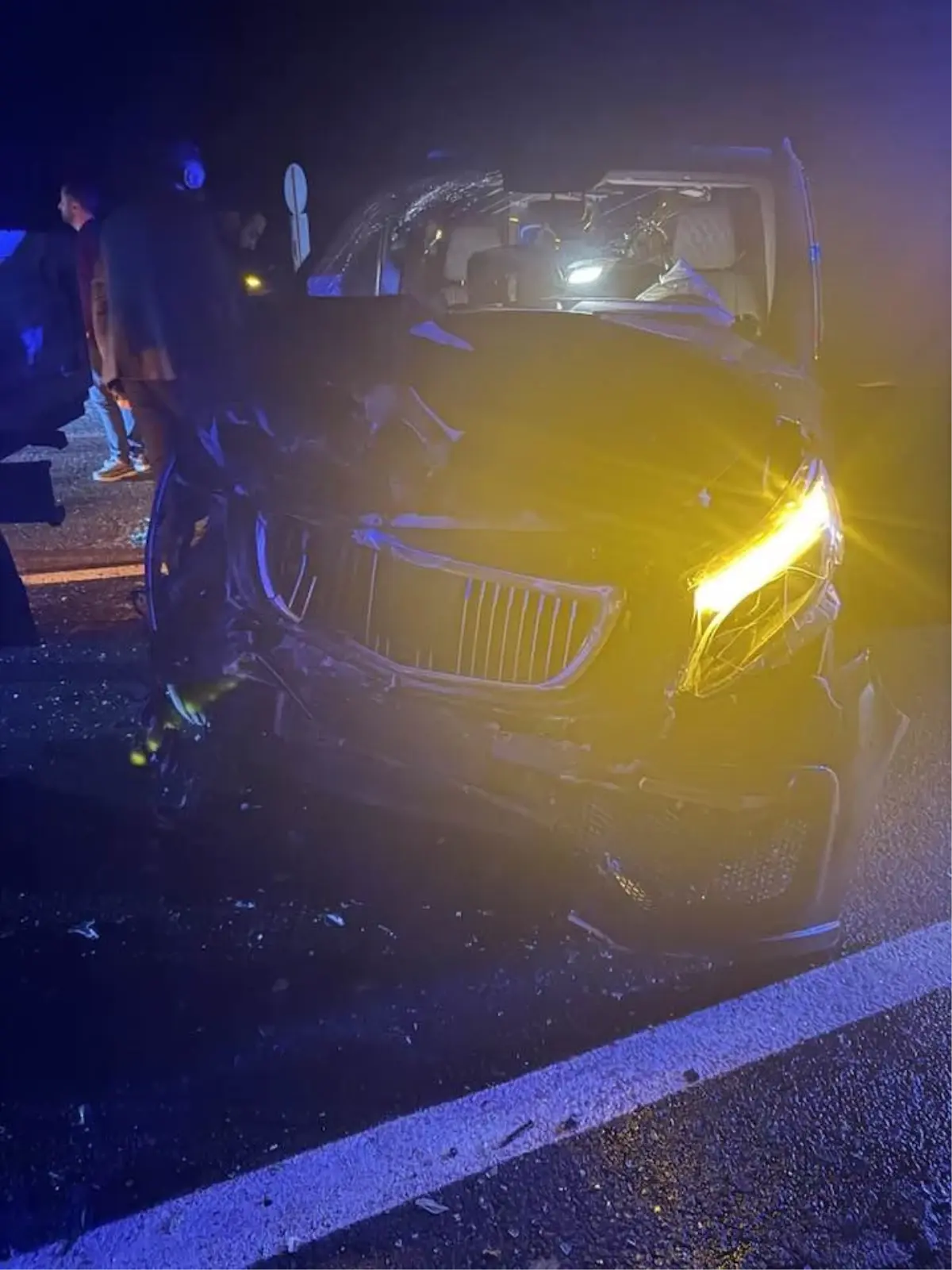 Çorum\'da Minibüs-Kamyonet Çarpıştı: 7 Yaralı