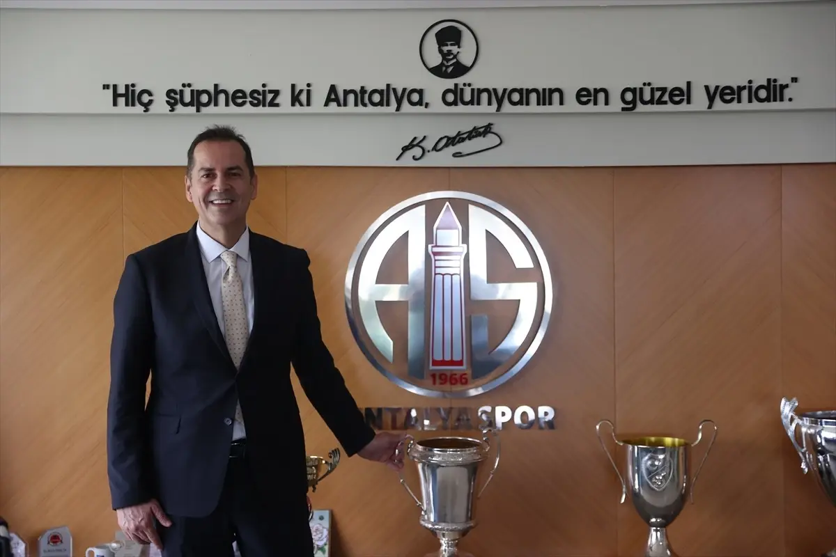 Antalyaspor\'un Hedefi Başakşehir Maçında Tırmanış