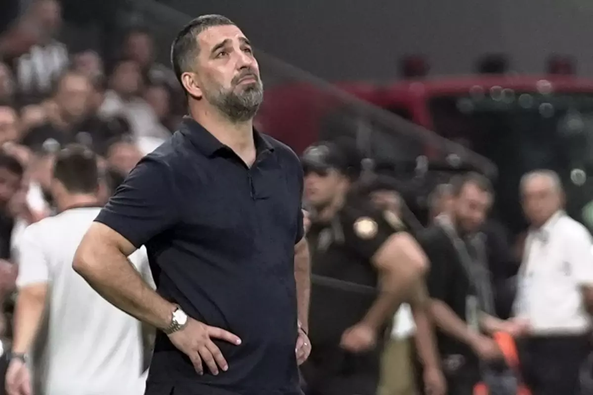 Arda Turan 90+4\'te yıkıldı