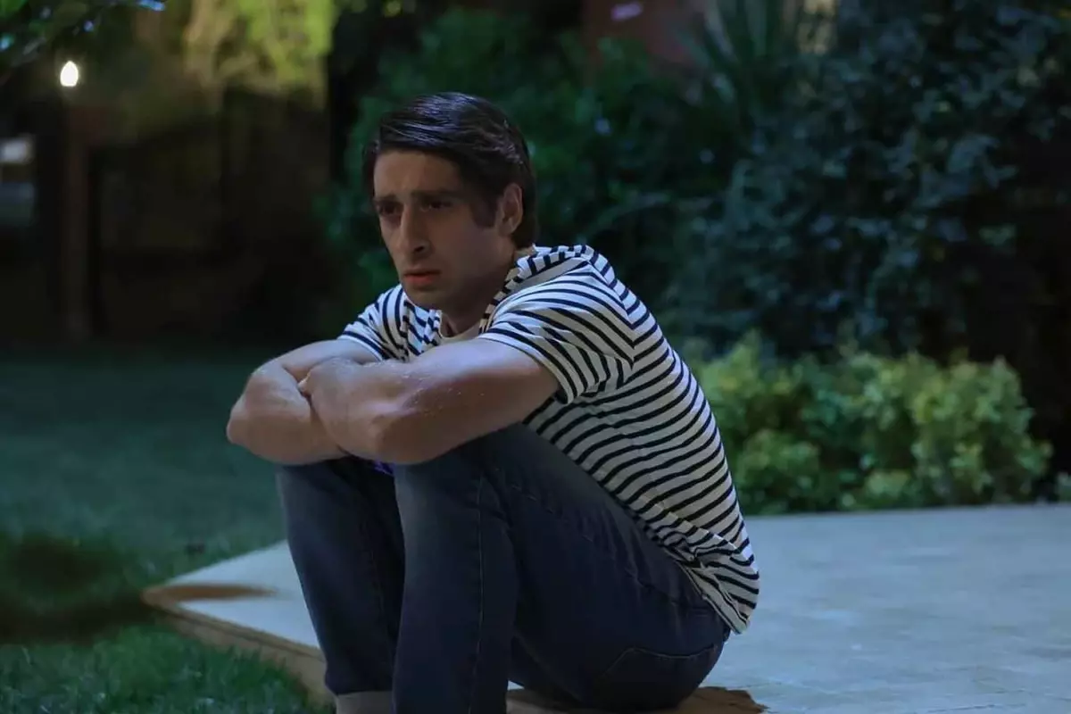 Bora Akkaş ve Oben Alkan\'dan endişelendiren haber! Minik kızları yoğun bakımda