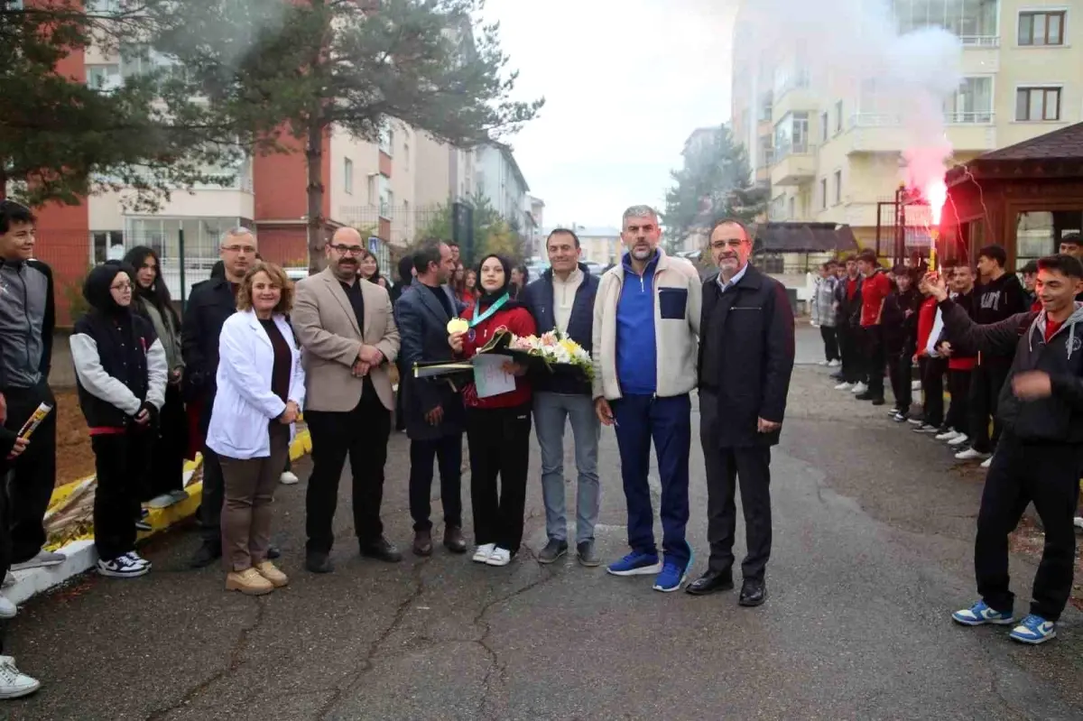 Afra Kılınç\'tan Dünya Şampiyonasında İki Altın!