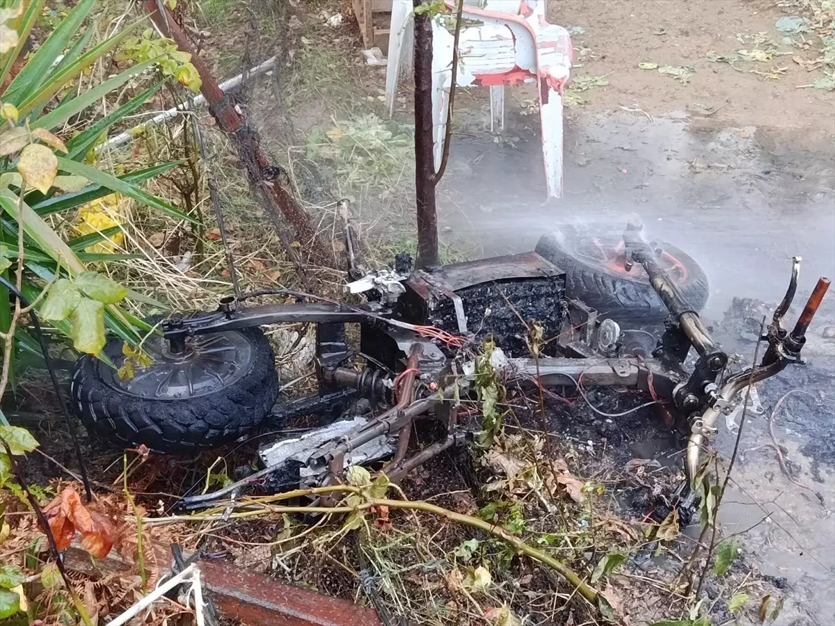 Çınarcık\'ta Motosiklet Yangını