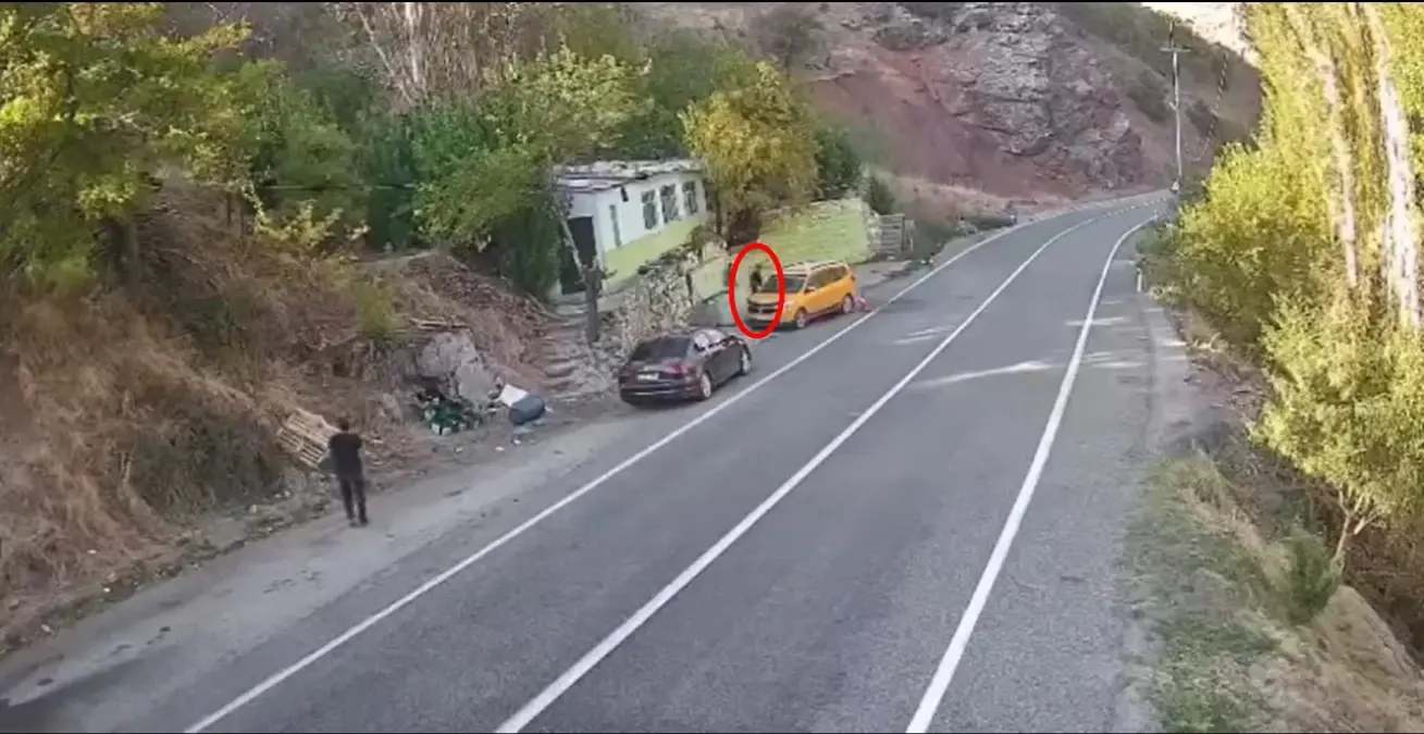 2 kişinin öldüğü yerde kaydedildi! \'Kaç\' uyarısıyla kurtuldu