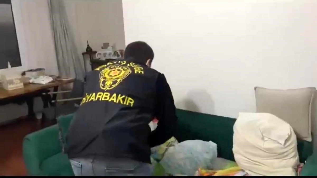 Diyarbakır\'da Hipnoz Operasyonu: 13 Kişi Yakalandı