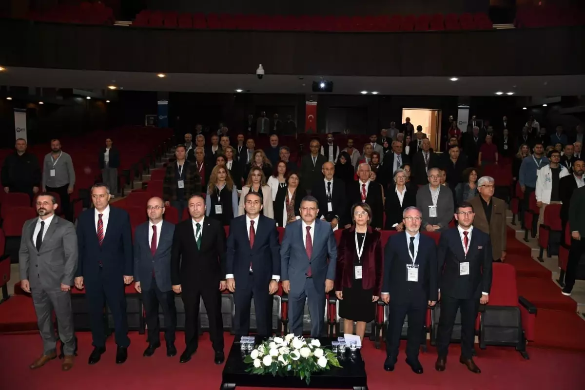 KTÜ\'de Maden Potansiyeli ve Afetlerle Mücadele Sempozyumu Düzenlendi