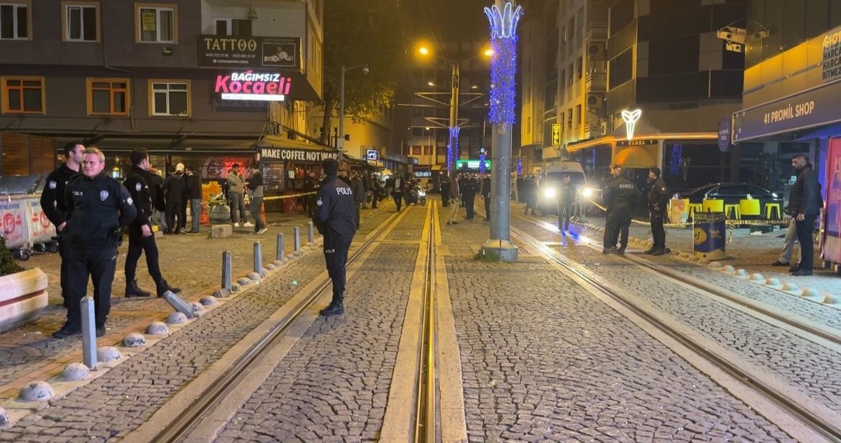 İzmit\'te Alkollü Mekanda Silahlı Kavga: İki Yaralı