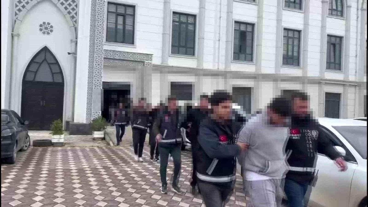 Kocaeli\'de Eğlence Mekanında Kavga: 2 Yaralı, 3 Tutuklama