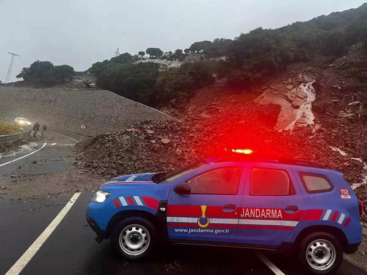 Gökçeada\'da Kuvvetli Yağış Sel ve Heyelana Neden Oldu