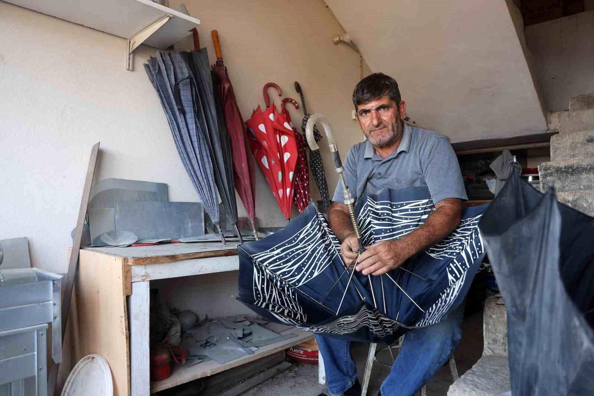 Hatay\'da Şemsiye Tamiri Talebi Artıyor